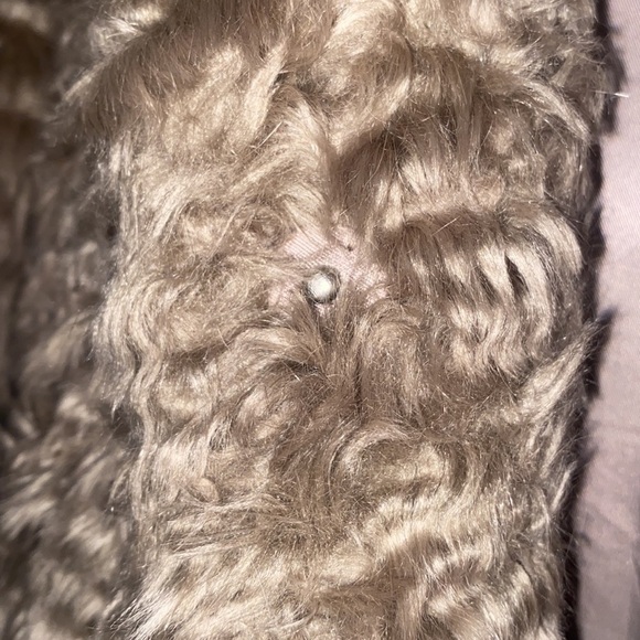 H&M Woman taupe color Faux fur coat size 10 . - Picture 5 of 8